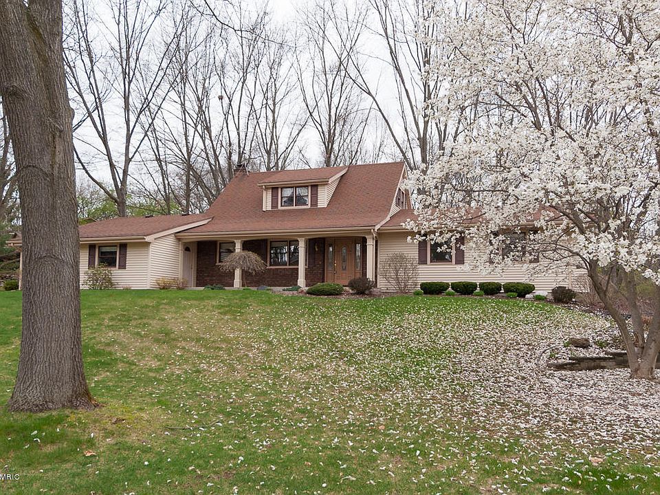 1st image of 8290 Warbler Dr