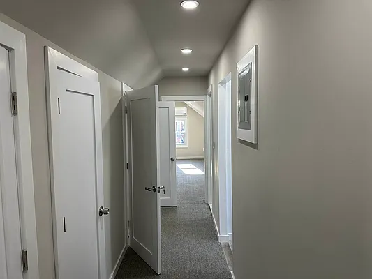 Rented by 18 REALTY | media 16