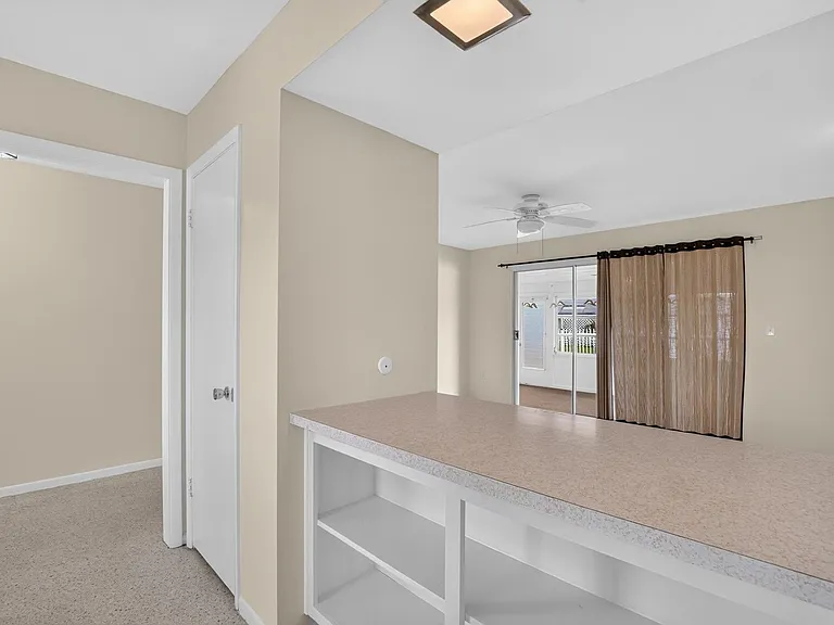 705 Thunderbird Ave — Photo 10