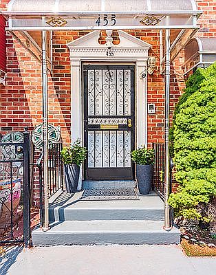 3rd image of 455 E 145th St #1