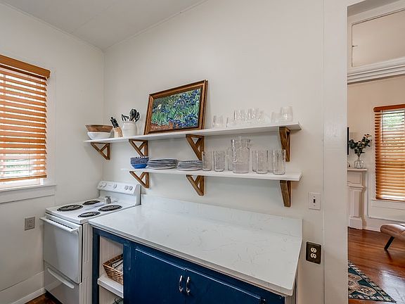 5th image of 411 N 3rd St APT 202