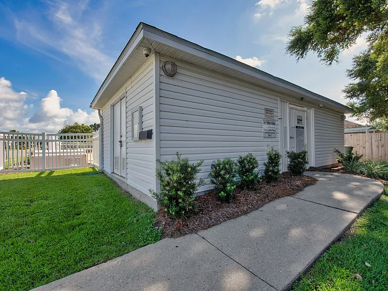 1477 Sturbridge Pl — Photo 34