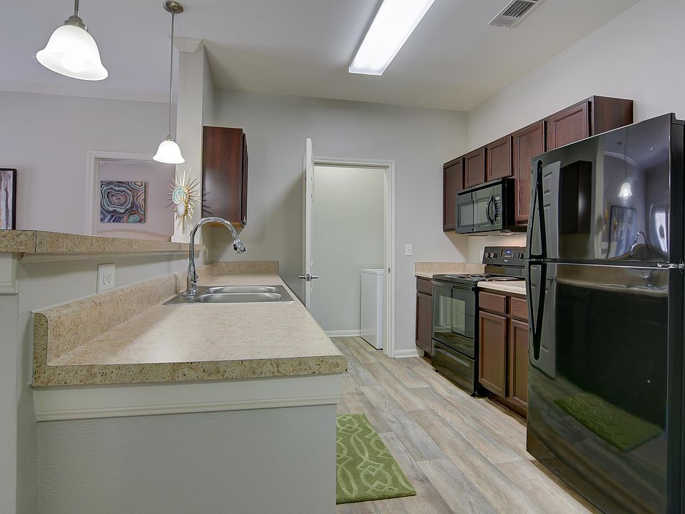 The Heights at Converse Apartments - 7855 Kitty Hawk Converse TX | Zillow