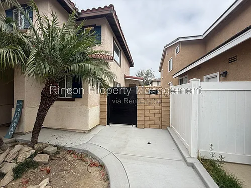 921 Aurora Dr #A Photo 1