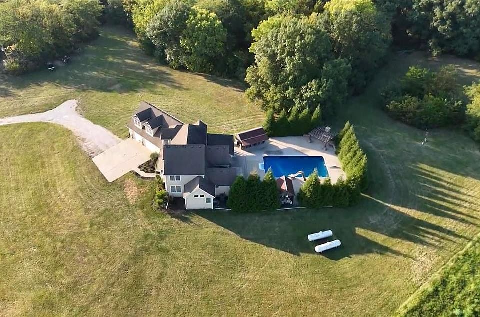 1st image of 2625 SW Springtown Rd