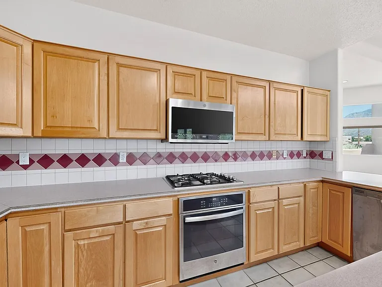 10900 San Francisco Rd NE — Photo 14