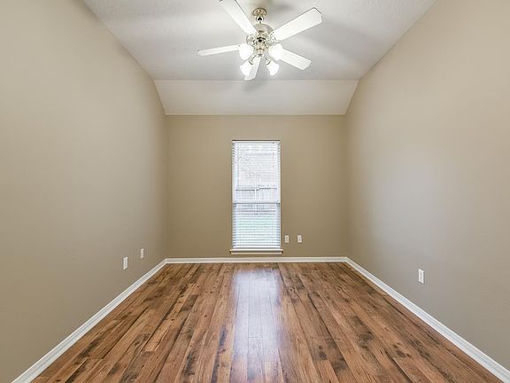 4th image of 16603 W Kingscoate Dr