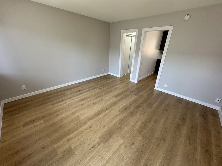 1165 N Normandie Ave — Photo 8