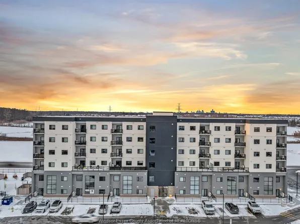 7337 Meo Blvd #619, Lasalle, ON N9H 0A8