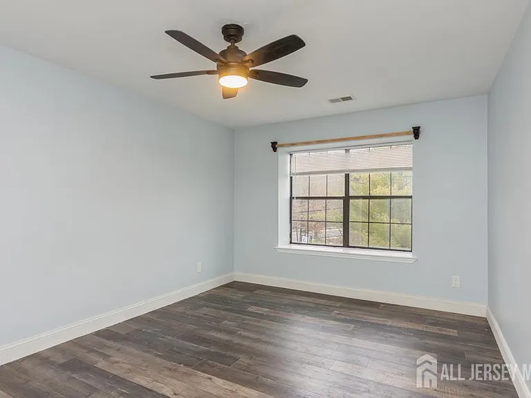 208 Sunshine Ct — Photo 17