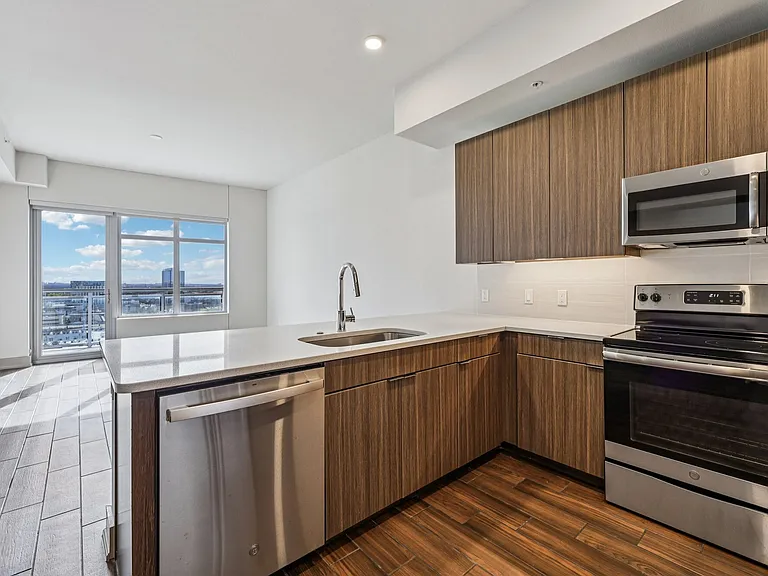 Stainless Steel Appliances at LVL29 Apartments