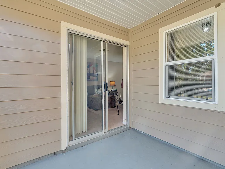 Sunlake Apartments — Photo 36