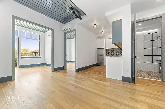 412 Evergreen Ave #2G