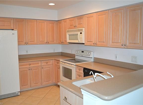 5th image of 16600 Crownsbury Way APT 101