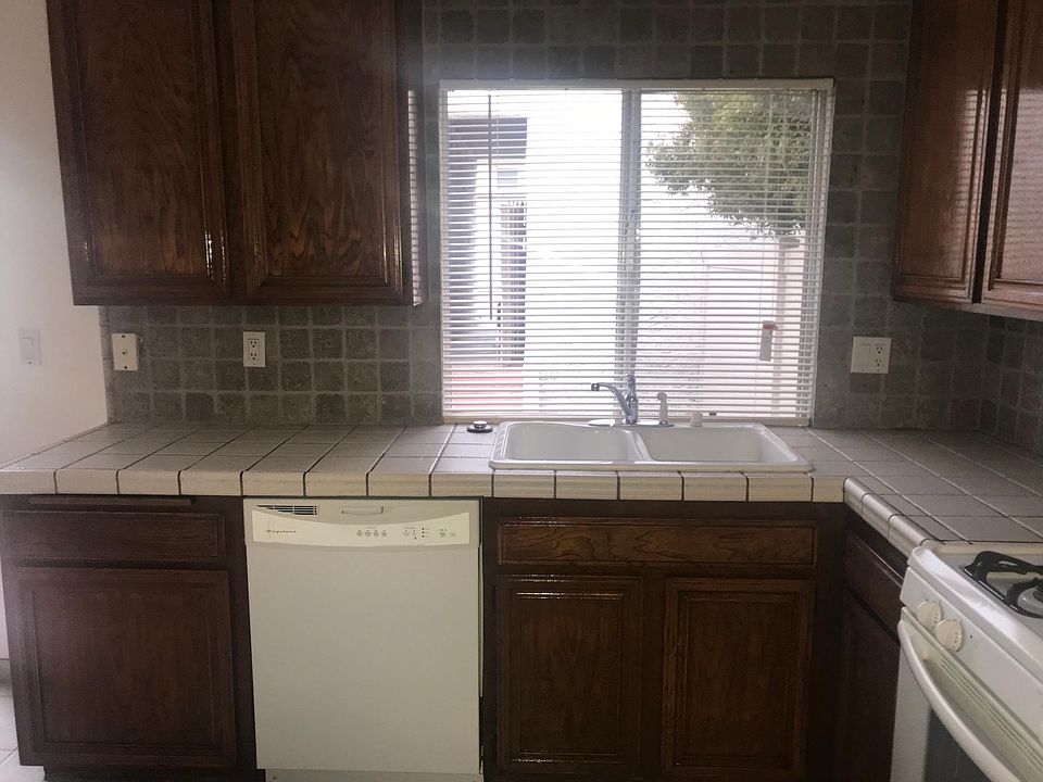 1st image of 209 Green Heath Pl