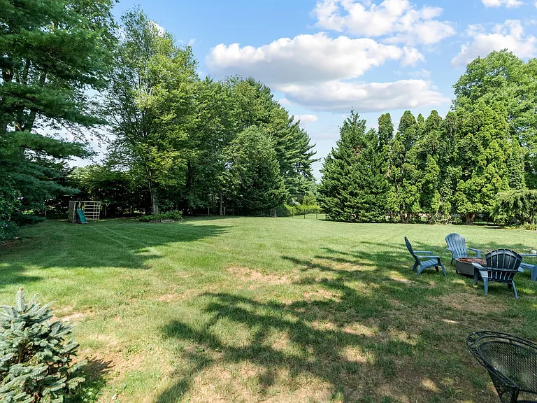 23 Jonathan Way — Photo 33