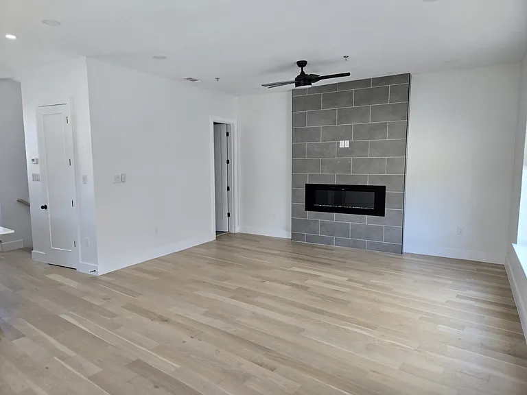 Seegar Townhomes — Photo 12