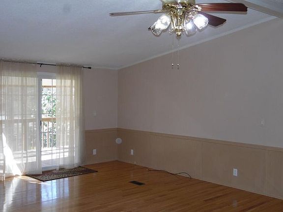 4th image of 1028 Oceola Cir