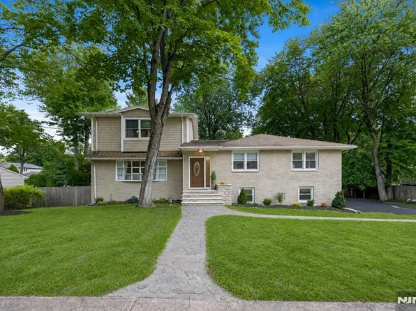 254 Ruckman Rd, Hillsdale, NJ 07642