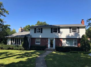 10 Hycrest Ct, Appleton, WI 54914