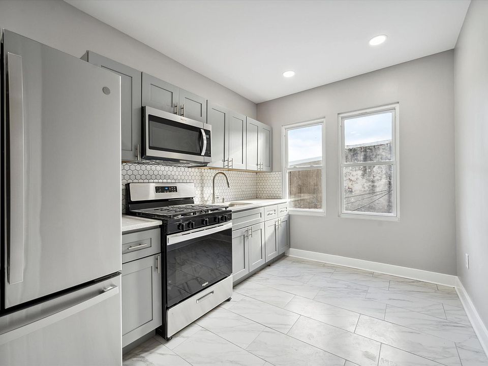 1st image of 506 W Cumberland St #2
