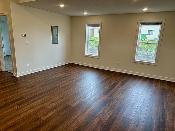 5th image of 308 Cedar Ave