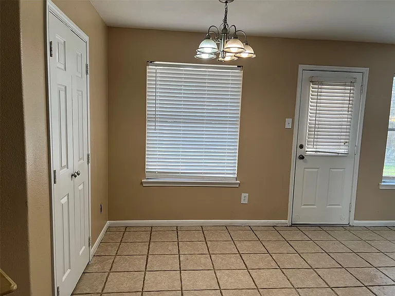 3223 Amber Meadow Dr — Photo 7