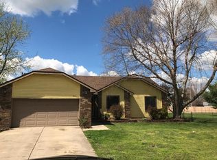 913 Brooke Ct, Nixa, MO 65714