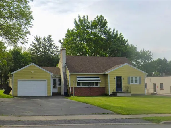 340 N Washington St, East Rochester, NY 14445