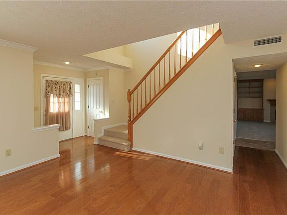 2nd image of 809 Tanninger Dr