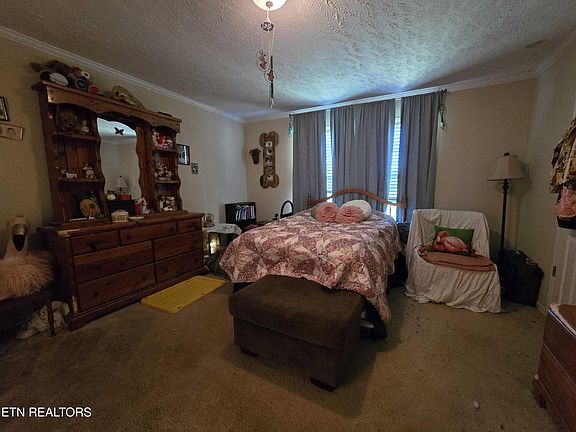 5th image of 1338 Central Point Rd