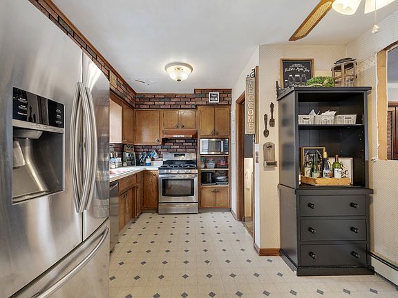 4th image of 423 S 14th St