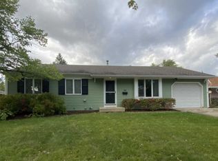 114 Circle Dr W, Montgomery, IL 60538