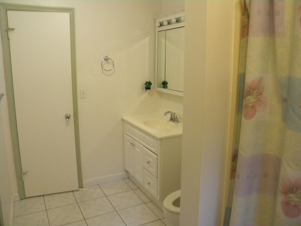 1st image of 17 Sharon Dr