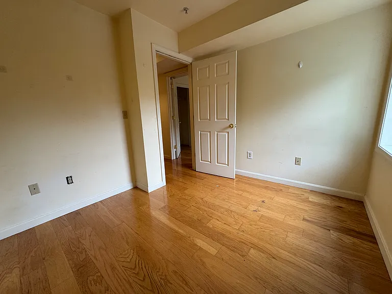 34 Raymond St #2A — Photo 23