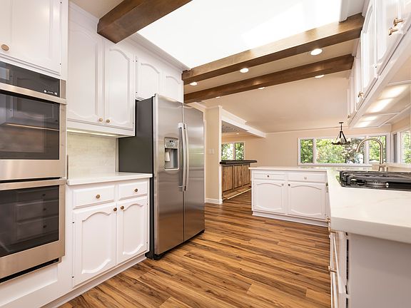 3rd image of 1394 Manzanita Dr
