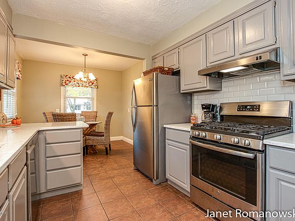 2nd image of 2243 Estelle Dr SE