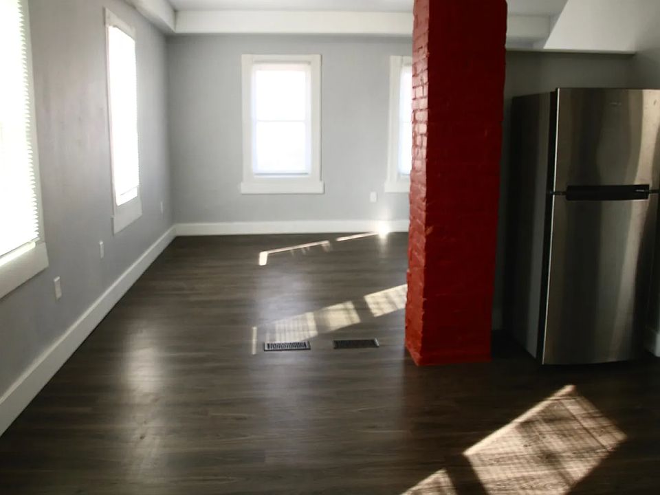 2nd image of 1416-1418 Travis St #1416