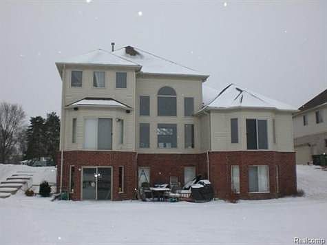 3rd image of 2861 Erma Dr