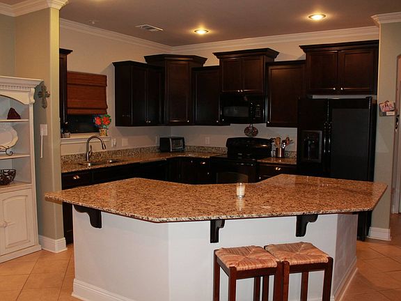 5th image of 210 Forest Grove Dr