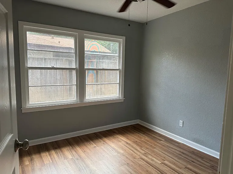 324 Acacia St — Photo 5