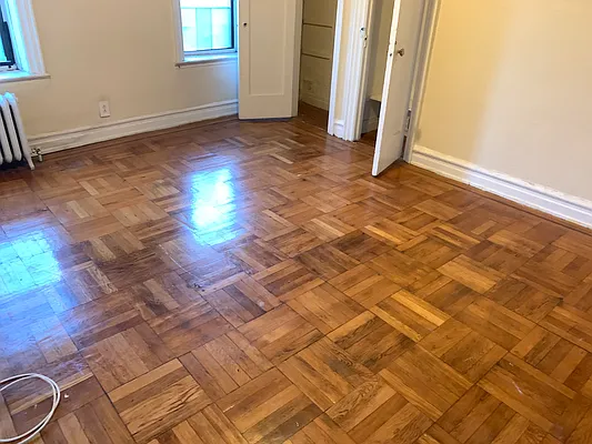 Rented by Tapiro Realty | media 8
