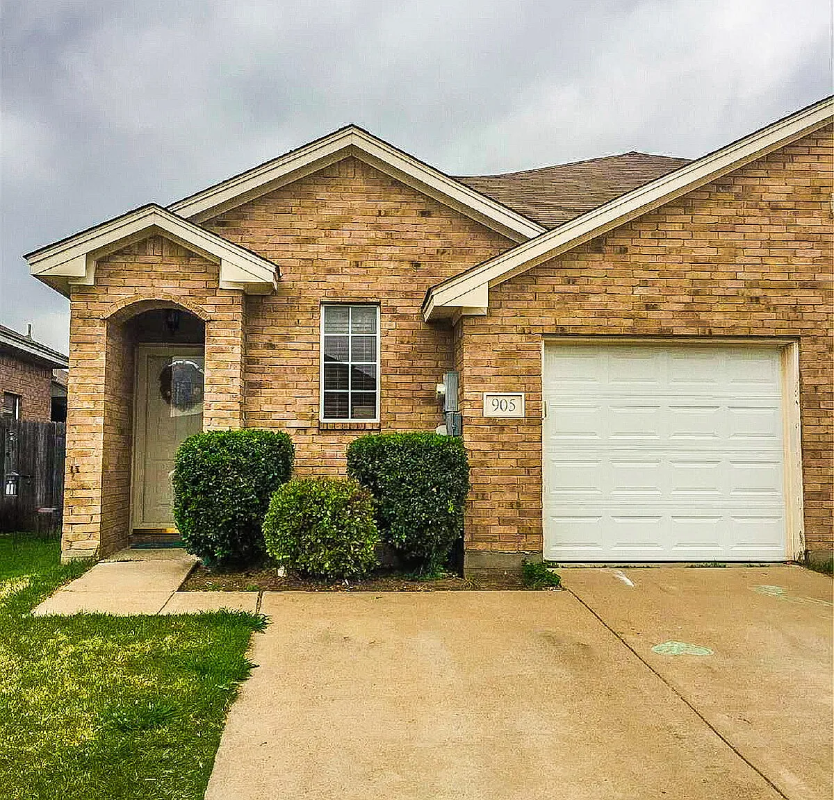 3 bed, 2.0 bath, 1384 sqft, $1,650 — Photo 1