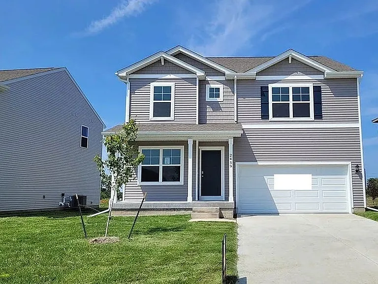 2459 SE Fox Valley Dr — Photo 1