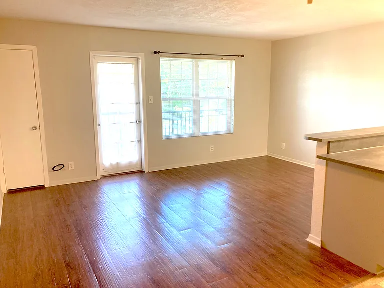 910 Duncan Ln #2 — Photo 2