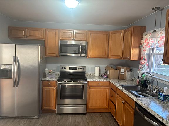 3rd image of 839 Pyrtle Dr