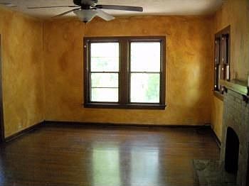 3rd image of 1329 W Canterbury Ct