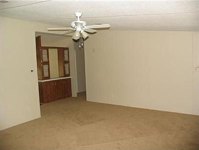 5th image of 295 Legend Oaks Dr