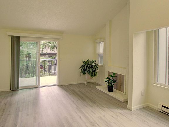 4th image of 14707 NE 31st St #5-D