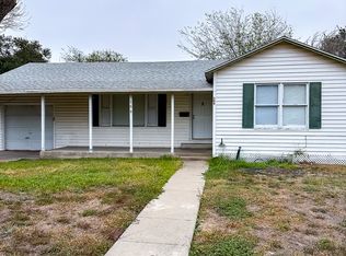 509 E 9th St, Bishop, TX 78343
